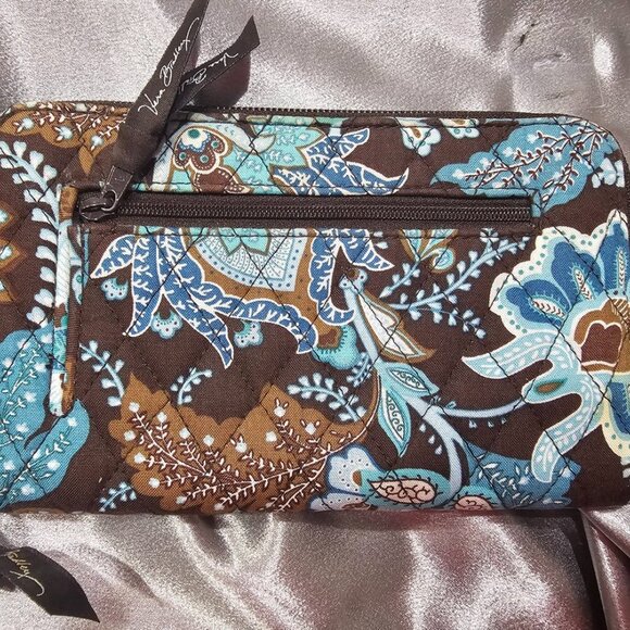 Vera Bradley Wallet/Wristlet - Picture 3 of 3